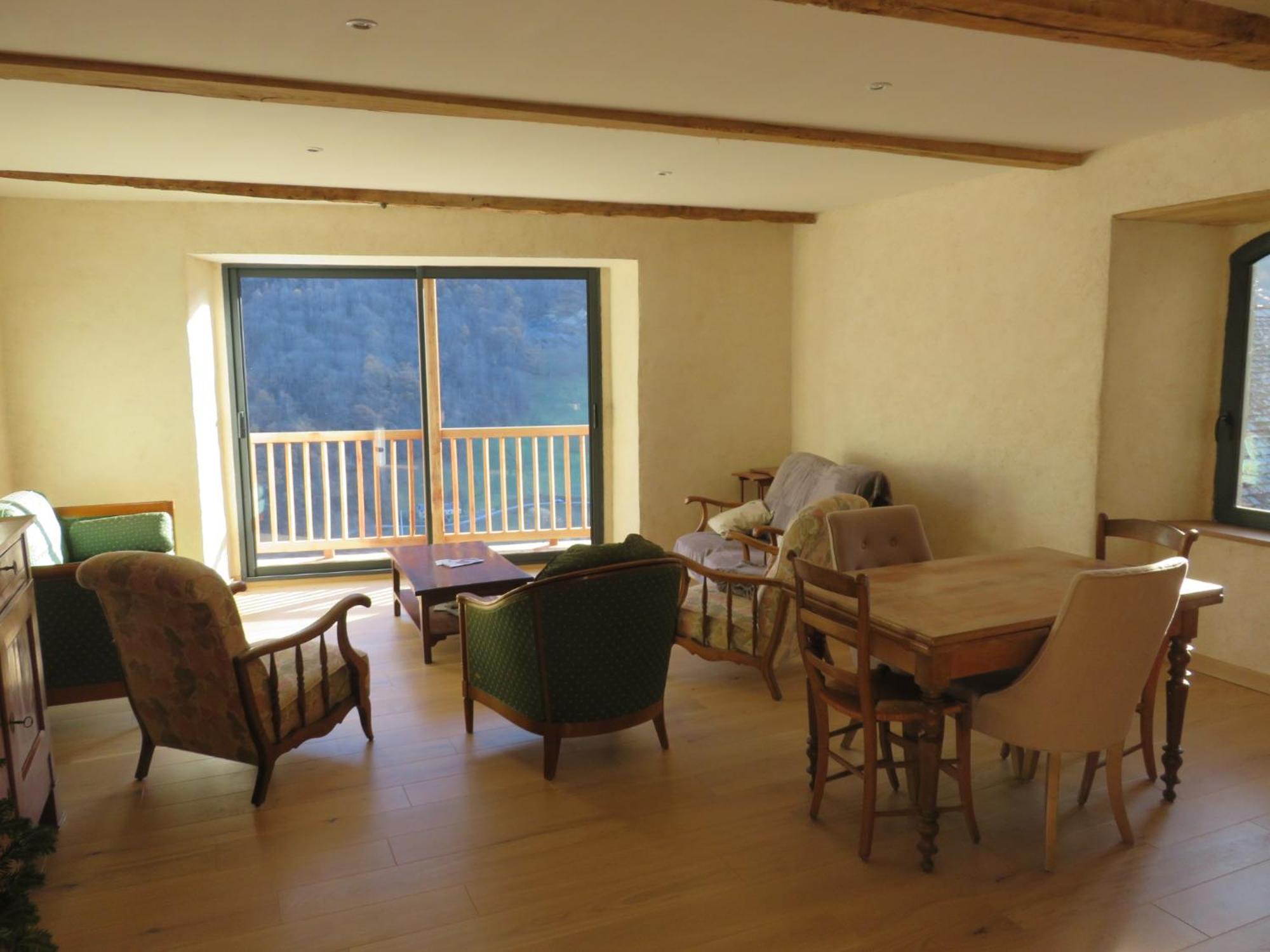 Holiday home Grande Maison De Village, Renovation Ecologique Viey